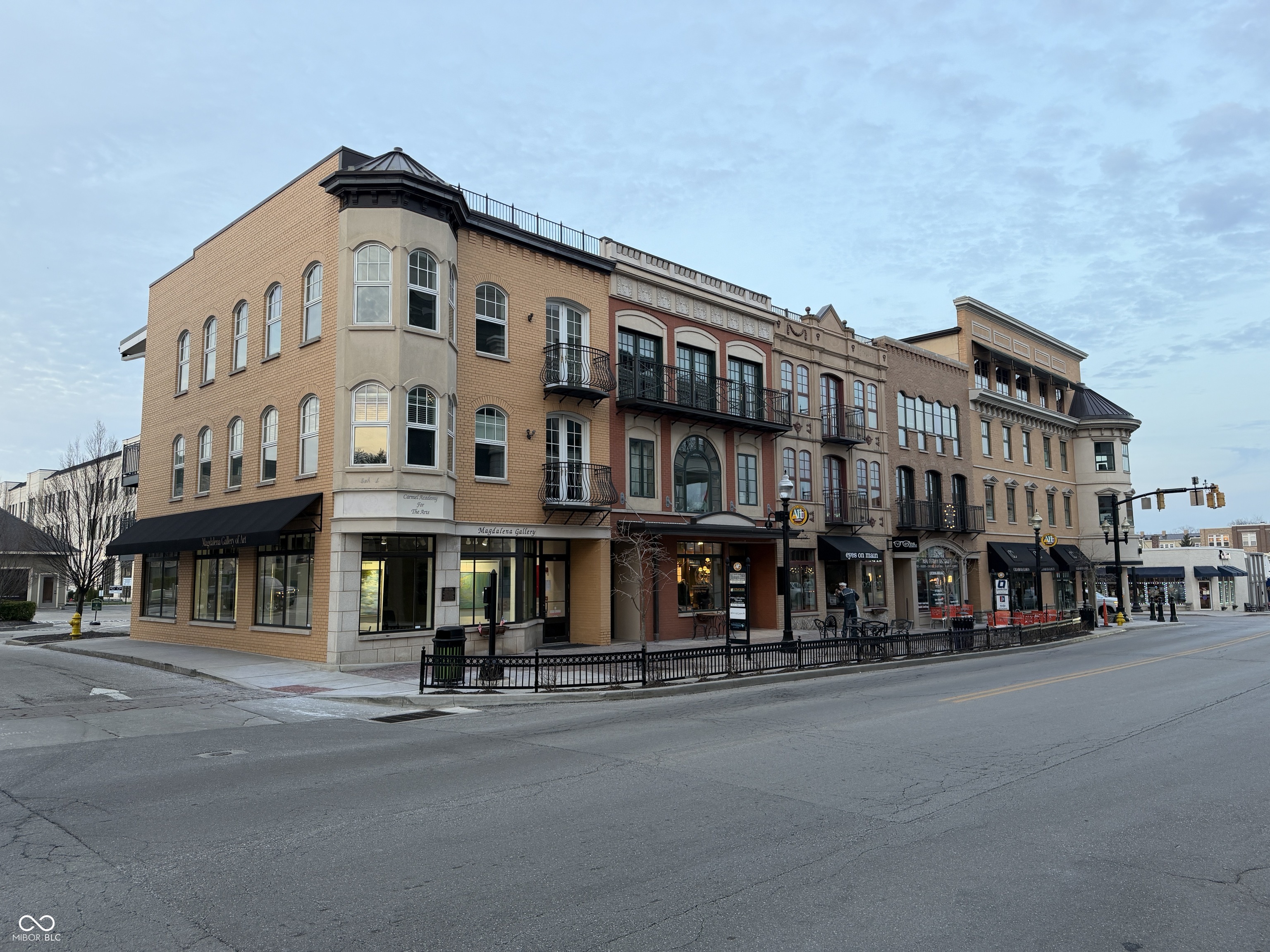 27 E Main Street Unit: 200