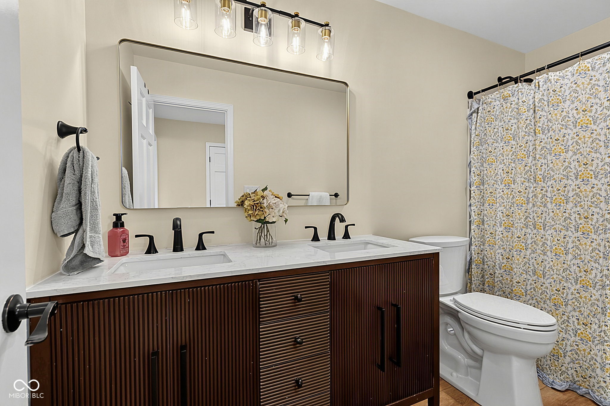 3209 Hazel Foster W