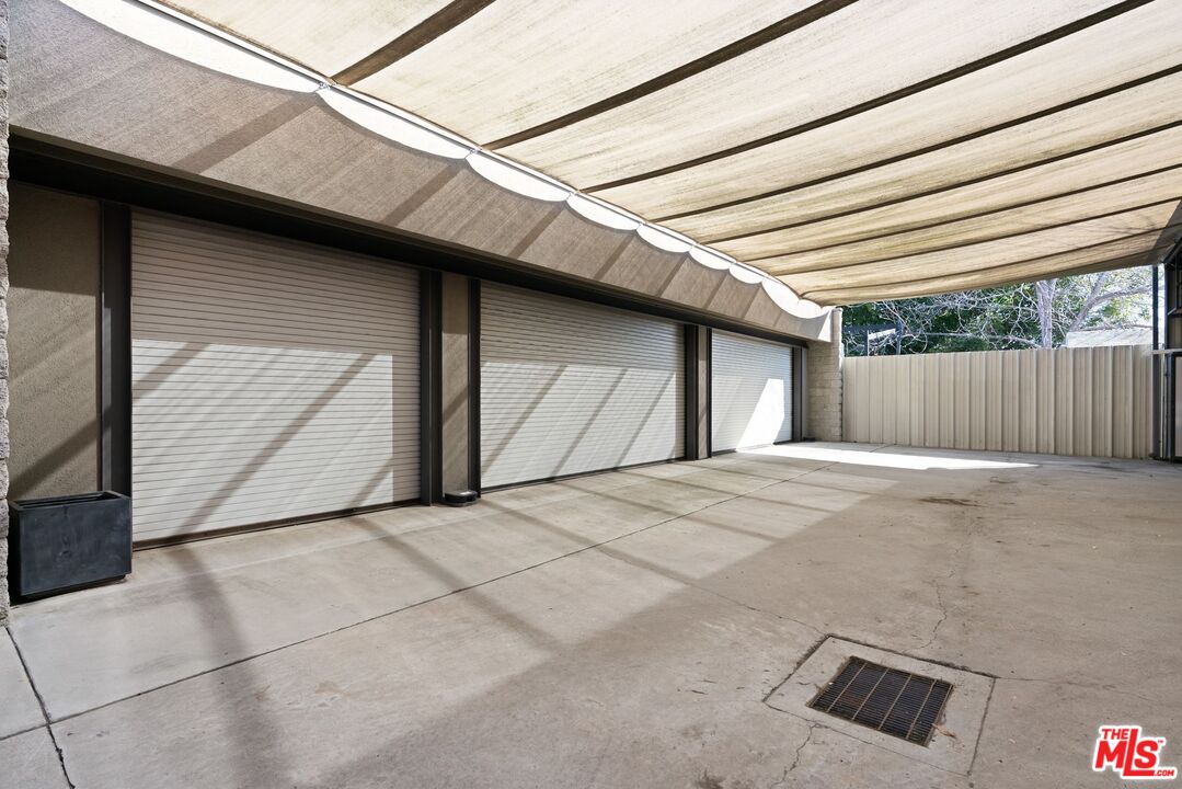 1104 Mission St