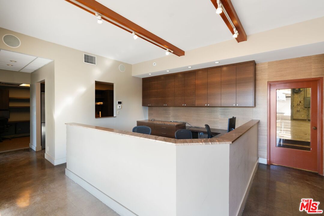 1104 Mission St