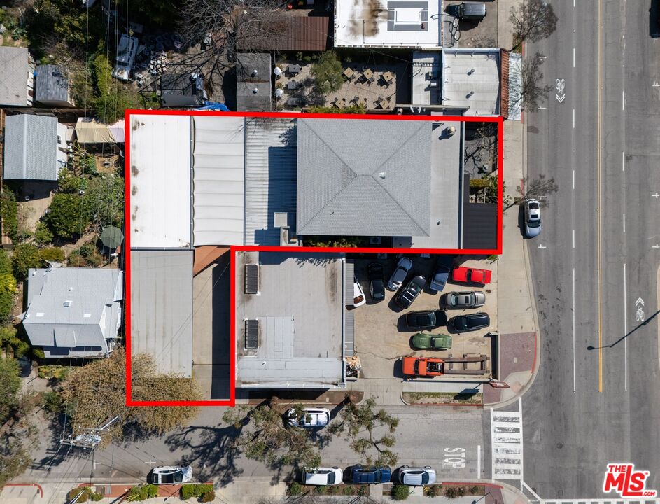 1104 Mission St
