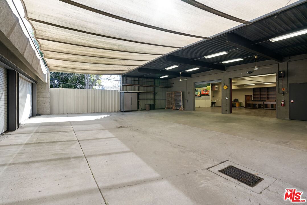 1104 Mission St