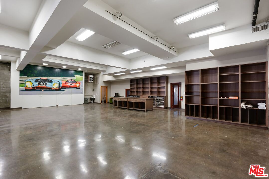 1104 Mission St