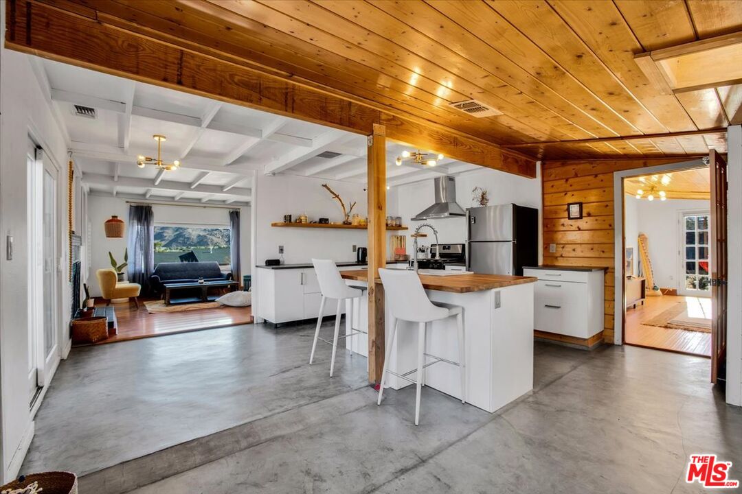 6144 Panorama St