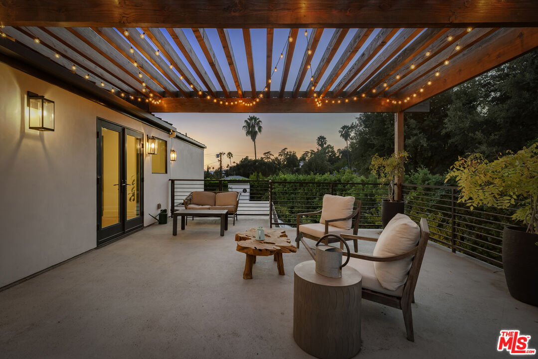 5261 Hermosa Ave