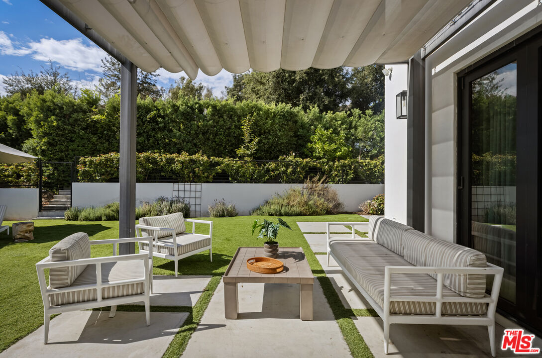 5261 Hermosa Ave