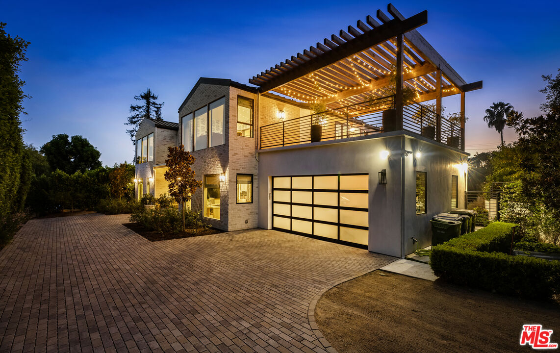 5261 Hermosa Ave