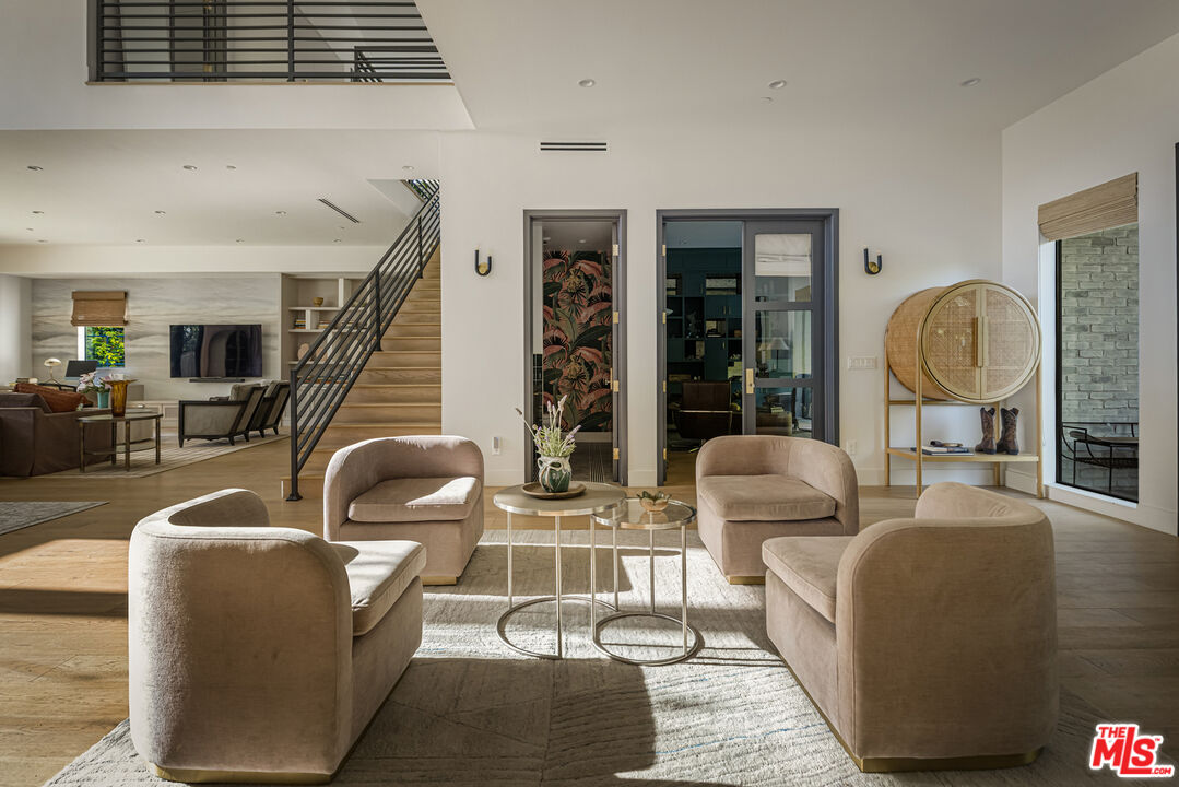 5261 Hermosa Ave