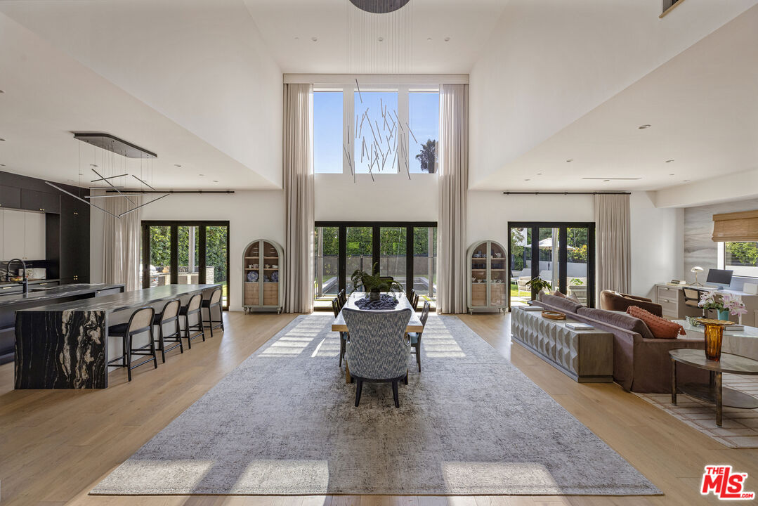 5261 Hermosa Ave