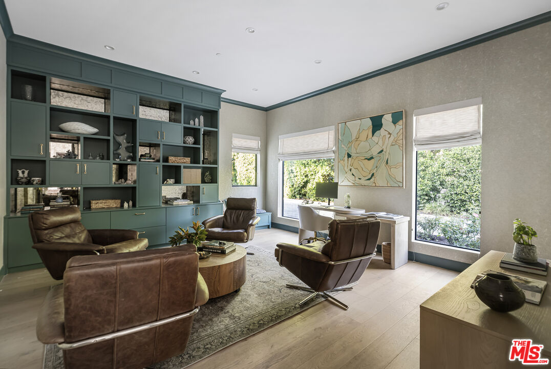 5261 Hermosa Ave