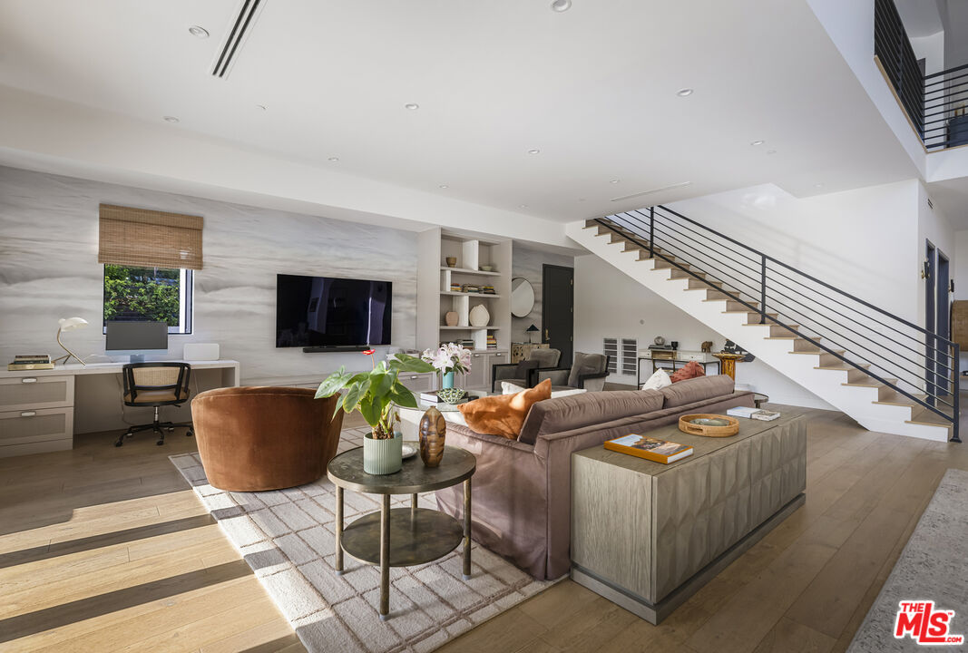 5261 Hermosa Ave