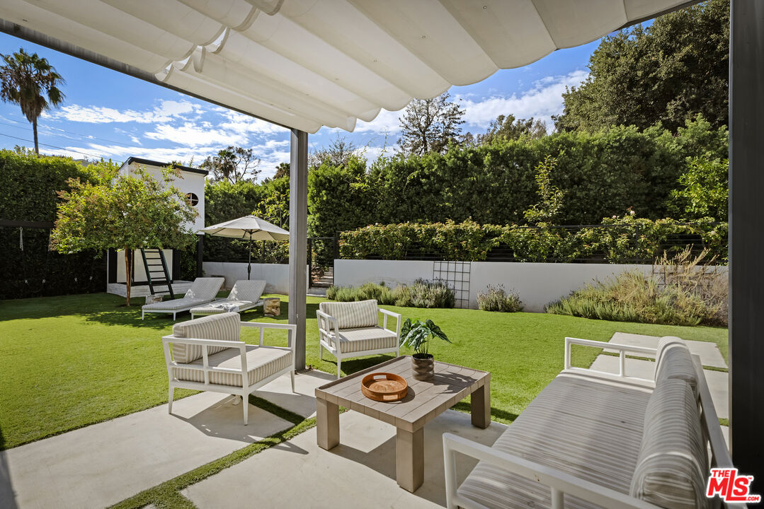 5261 Hermosa Ave