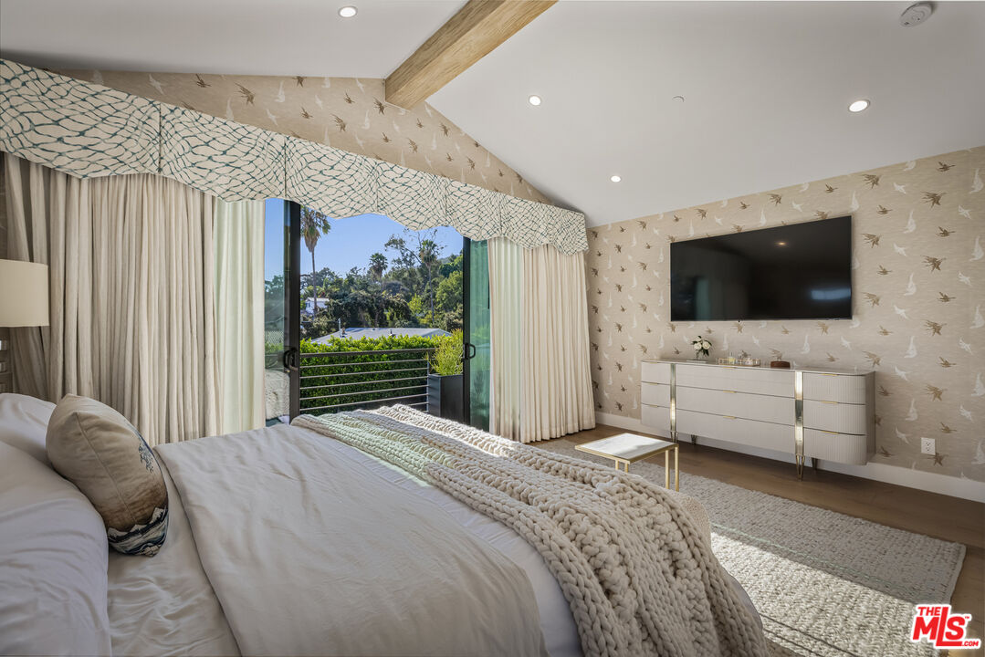 5261 Hermosa Ave