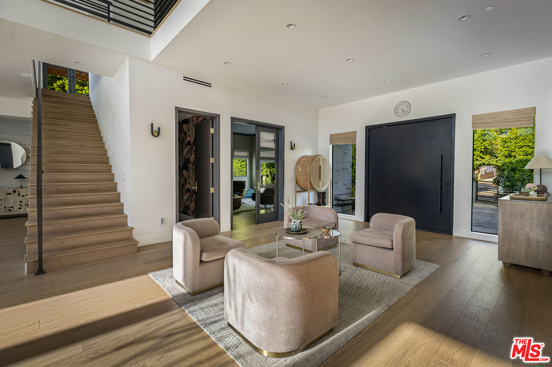 5261 Hermosa Ave
