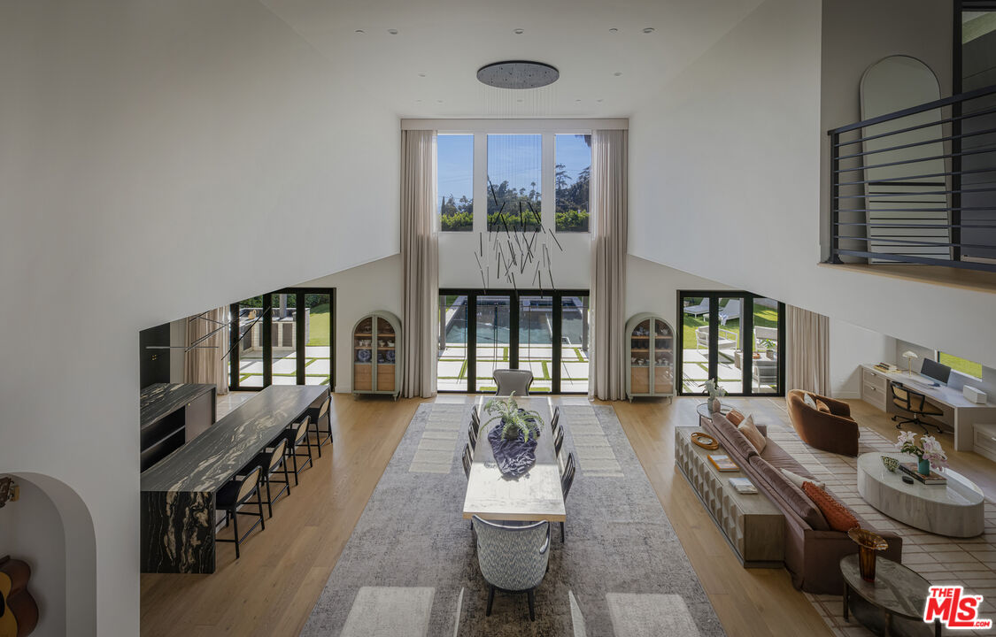 5261 Hermosa Ave