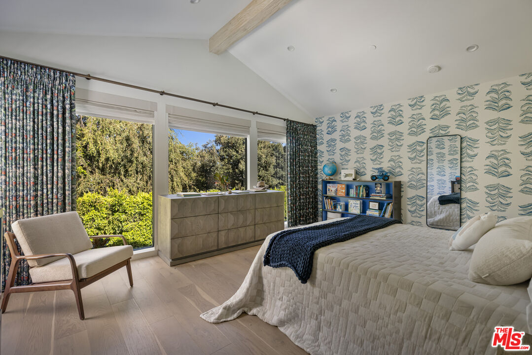 5261 Hermosa Ave