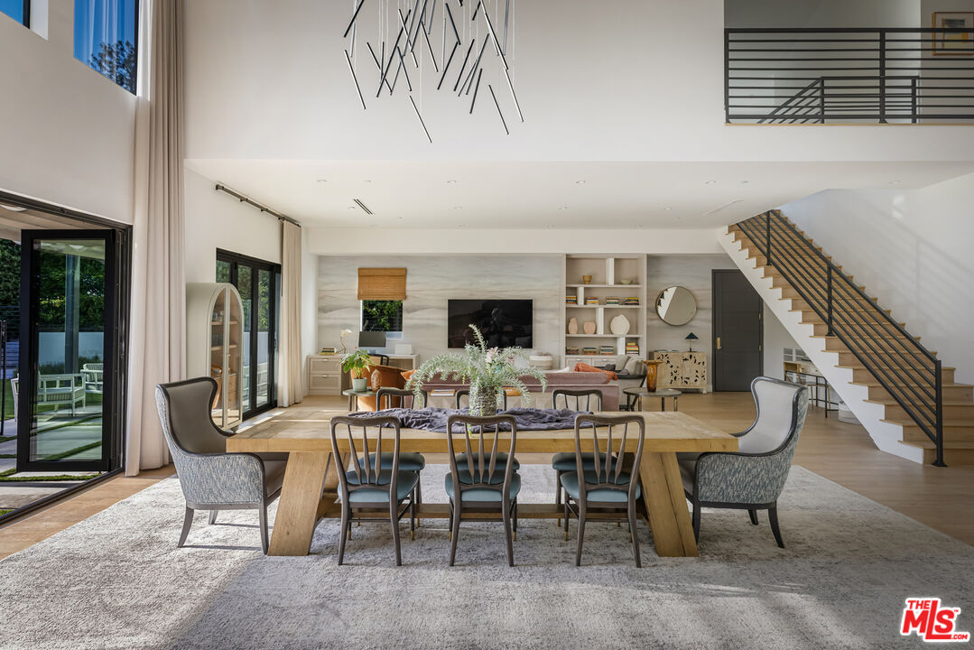 5261 Hermosa Ave