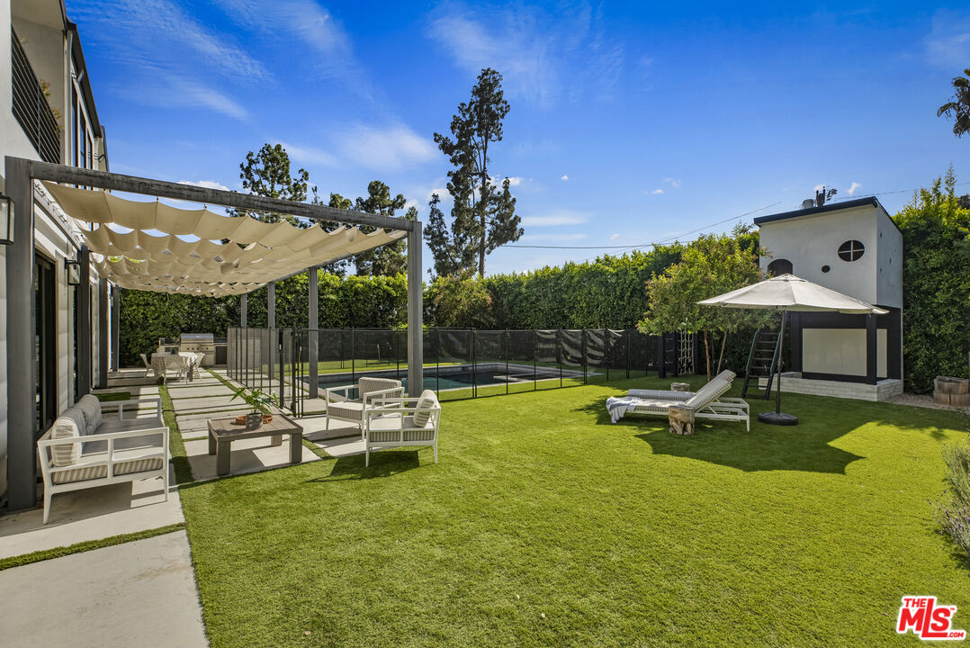 5261 Hermosa Ave