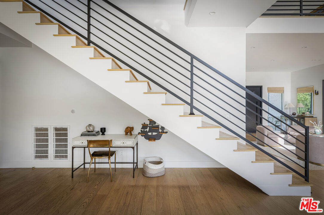 5261 Hermosa Ave