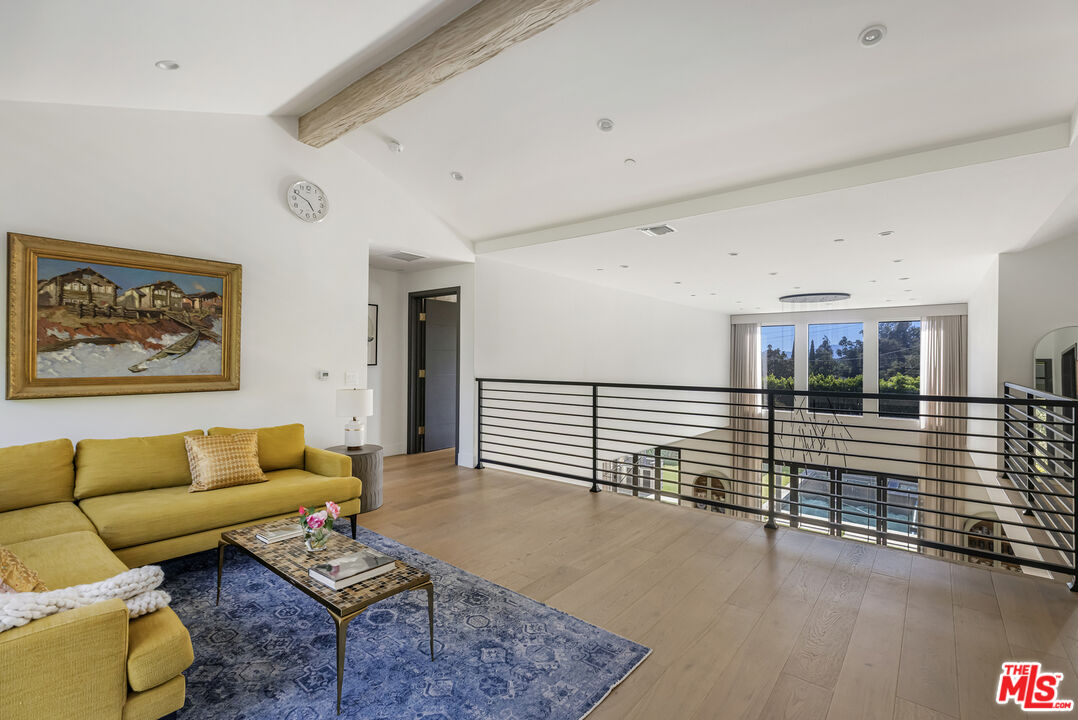 5261 Hermosa Ave