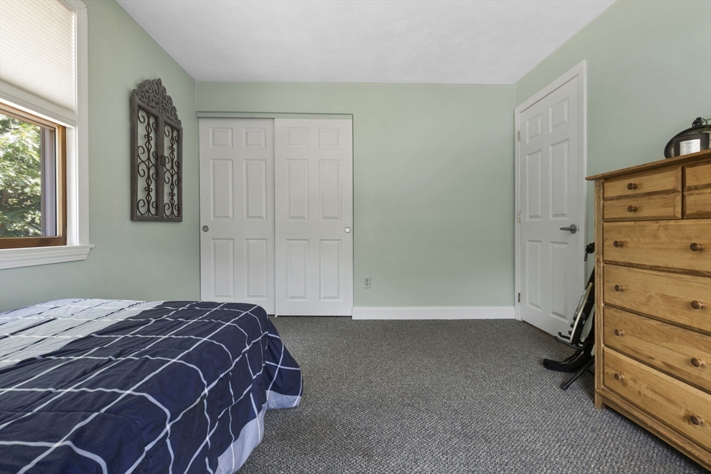 33 Glen Dr