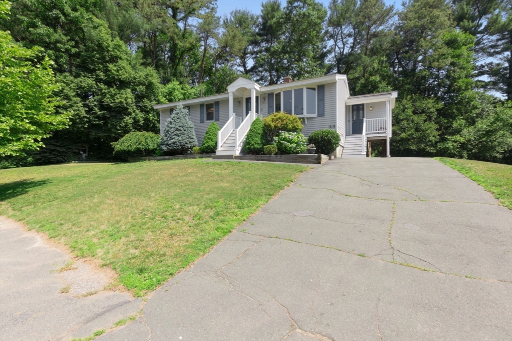 33 Glen Dr