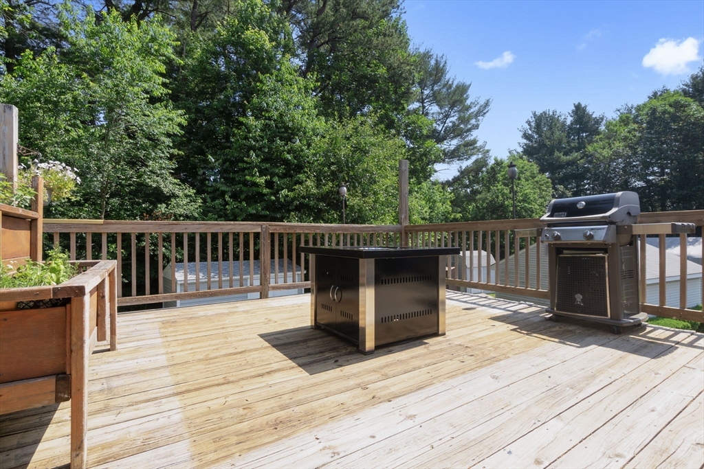 33 Glen Dr