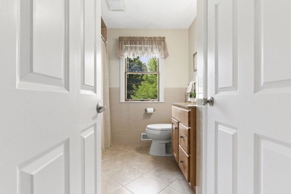 33 Glen Dr