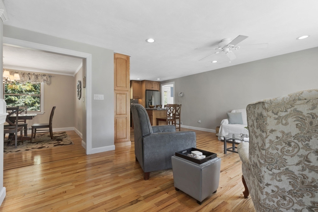 33 Glen Dr