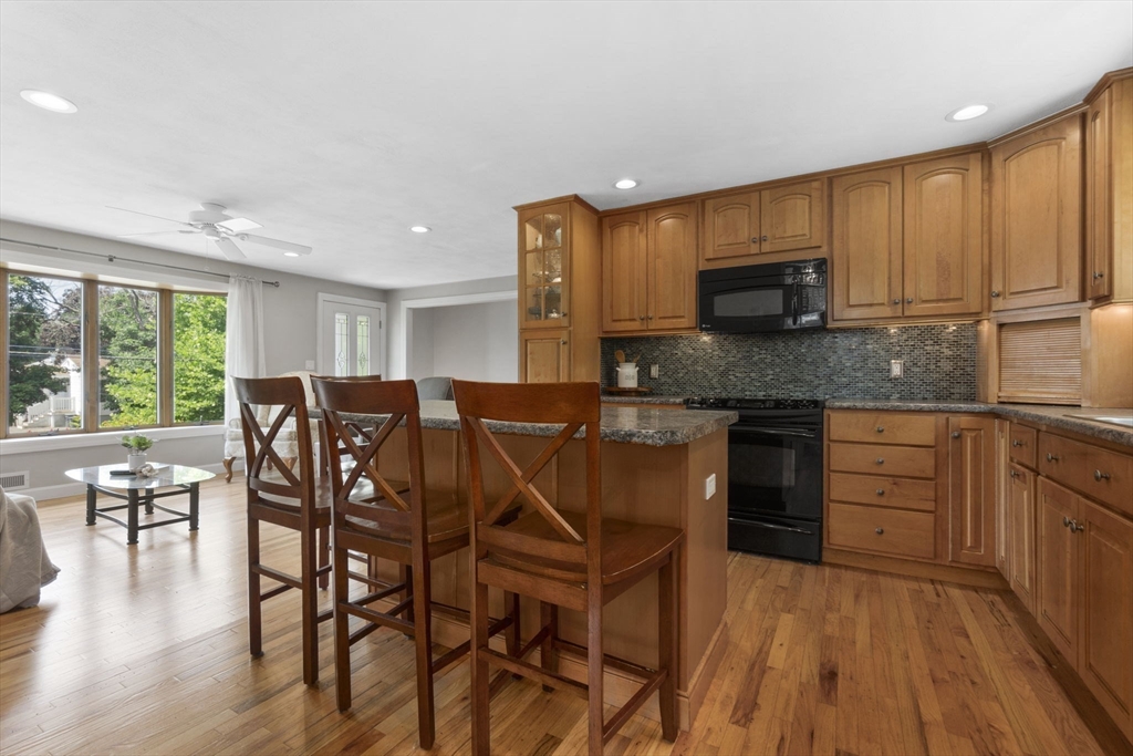 33 Glen Dr