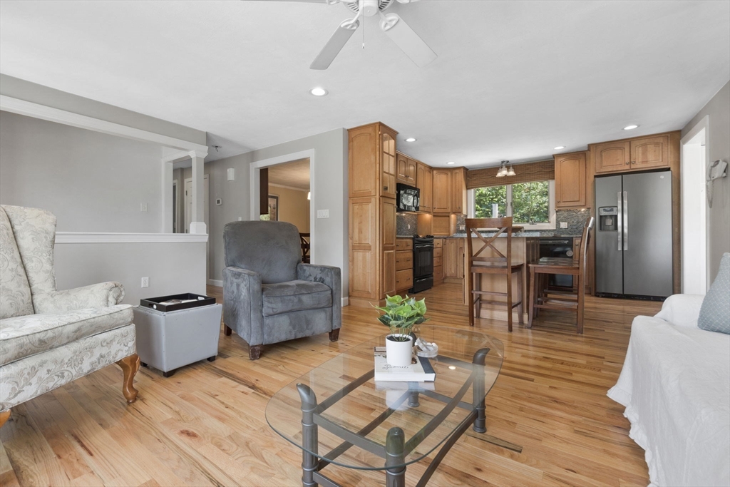 33 Glen Dr