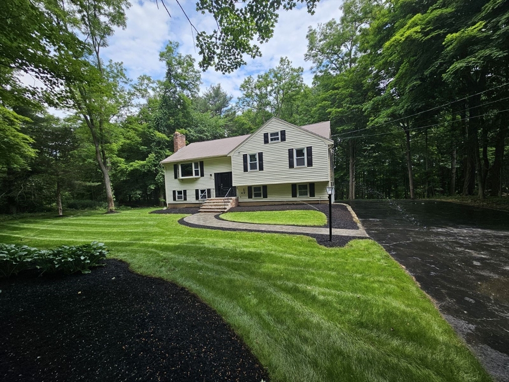 61 Nichols St