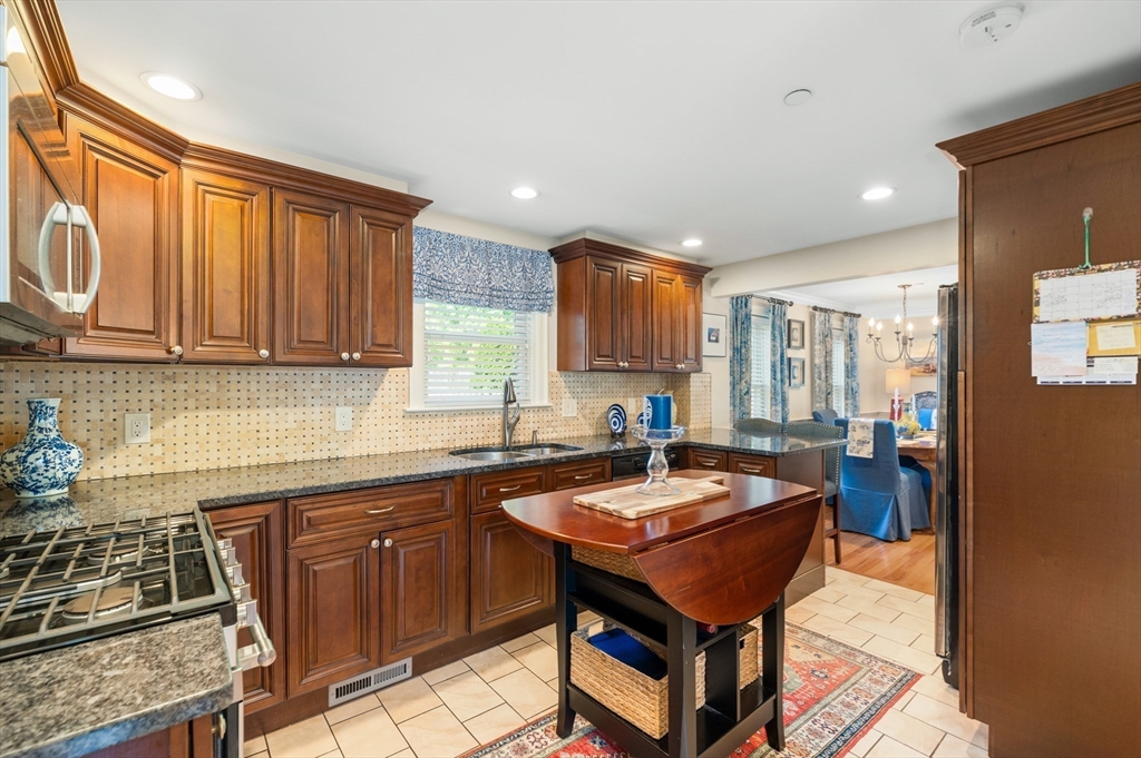 86 Liberty St # 3