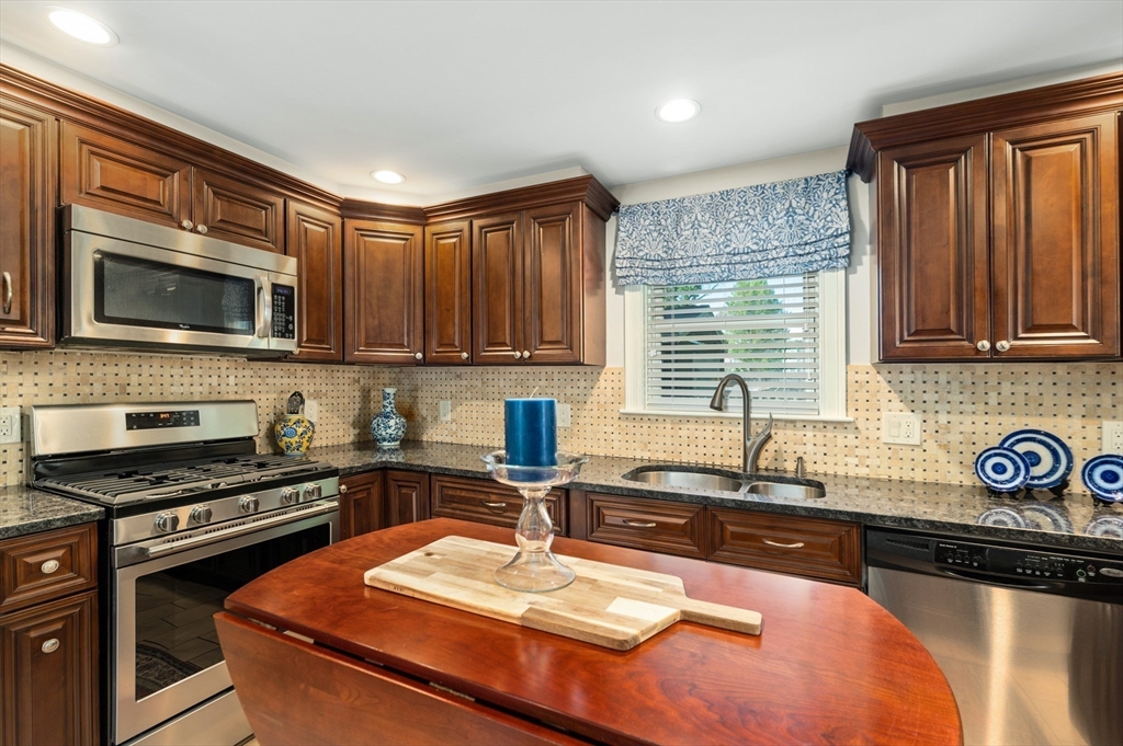 86 Liberty St # 3