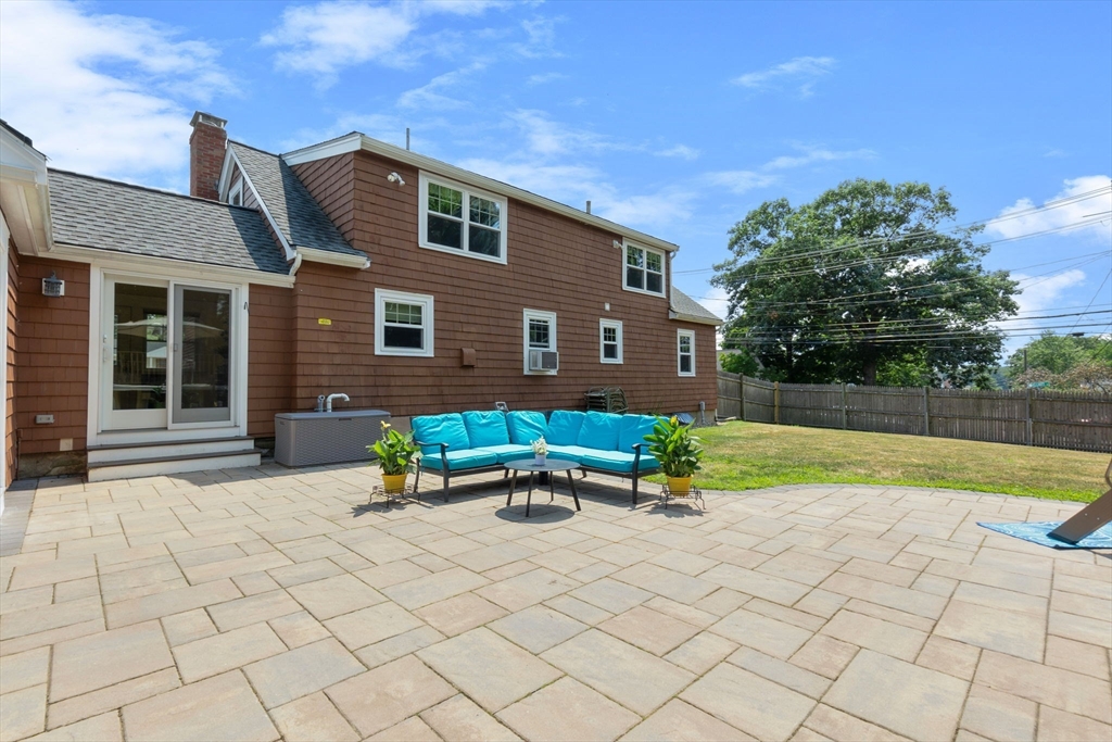 2 Bradley Rd