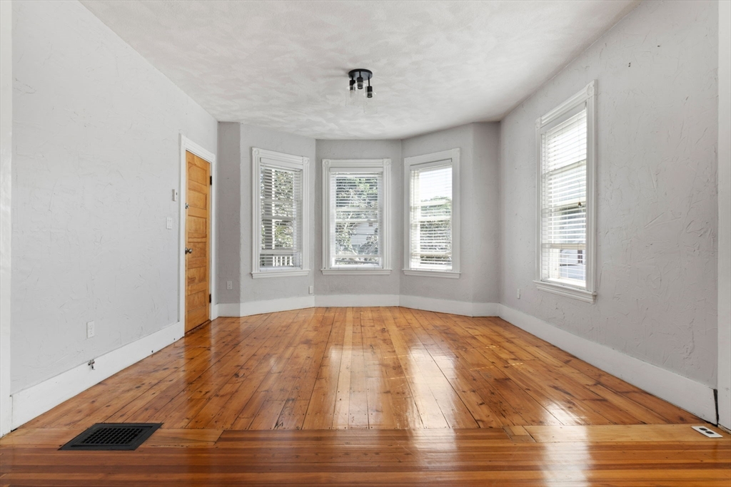 12-14 Mudge St