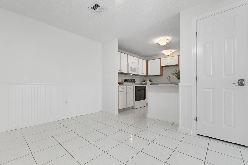 14 Bourbon St # 30