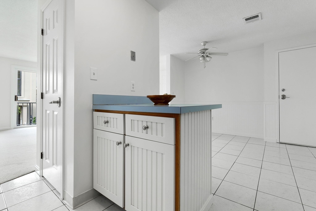 14 Bourbon St # 30