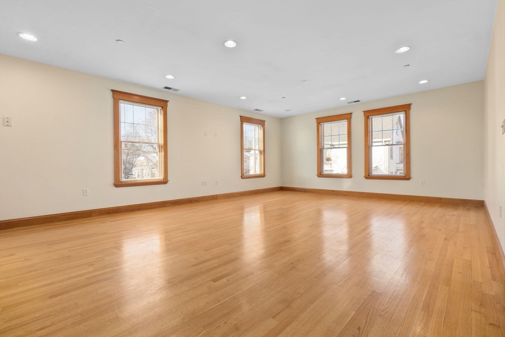 50 Maple St # 6