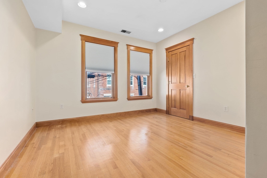 50 Maple St # 6