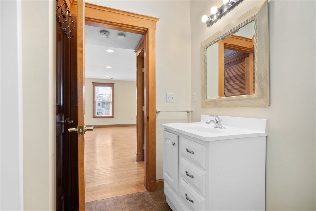 50 Maple St # 6