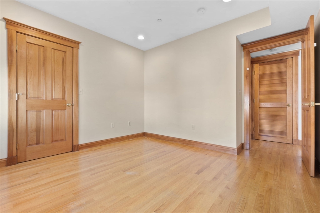 50 Maple St # 6