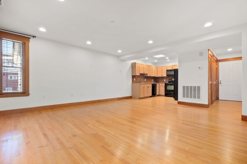 50 Maple St # 0