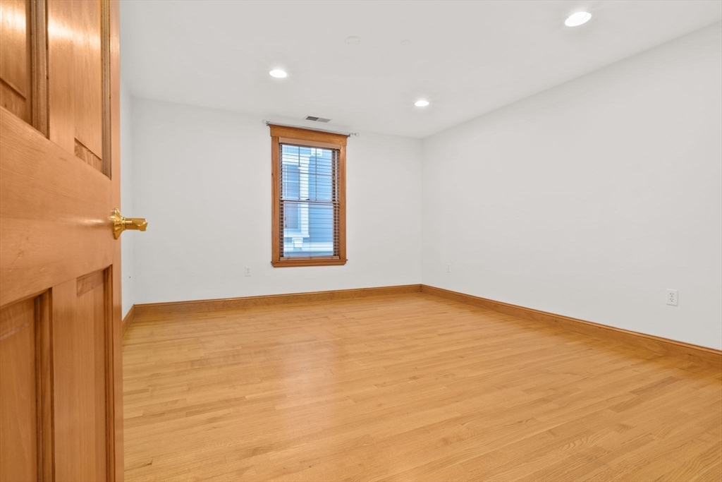 50 Maple St # 0