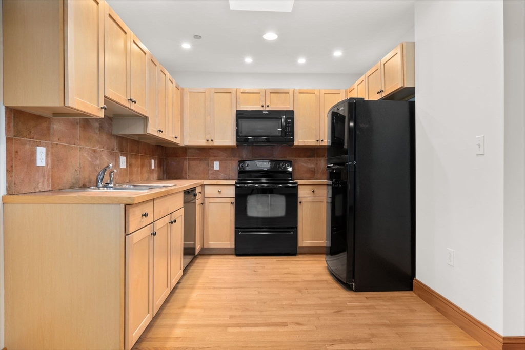 50 Maple St # 0