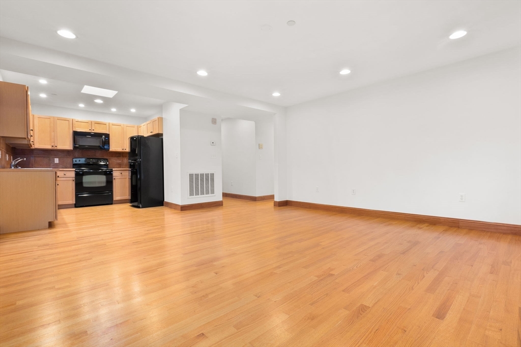 50 Maple St # 0