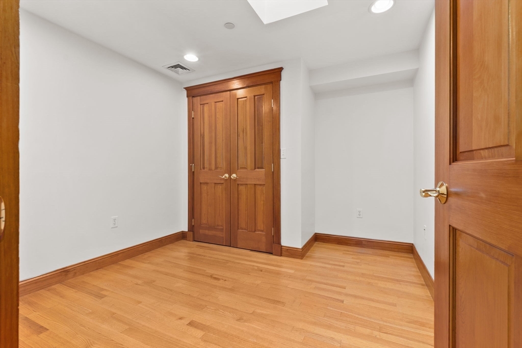 50 Maple St # 0