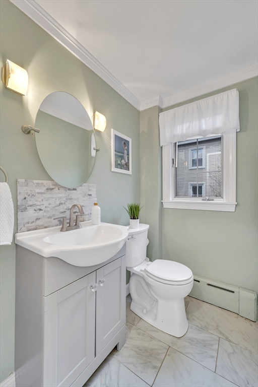 98 Haseltine St
