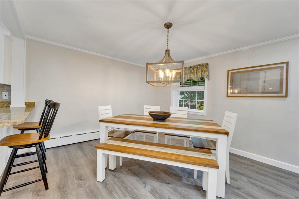 98 Haseltine St