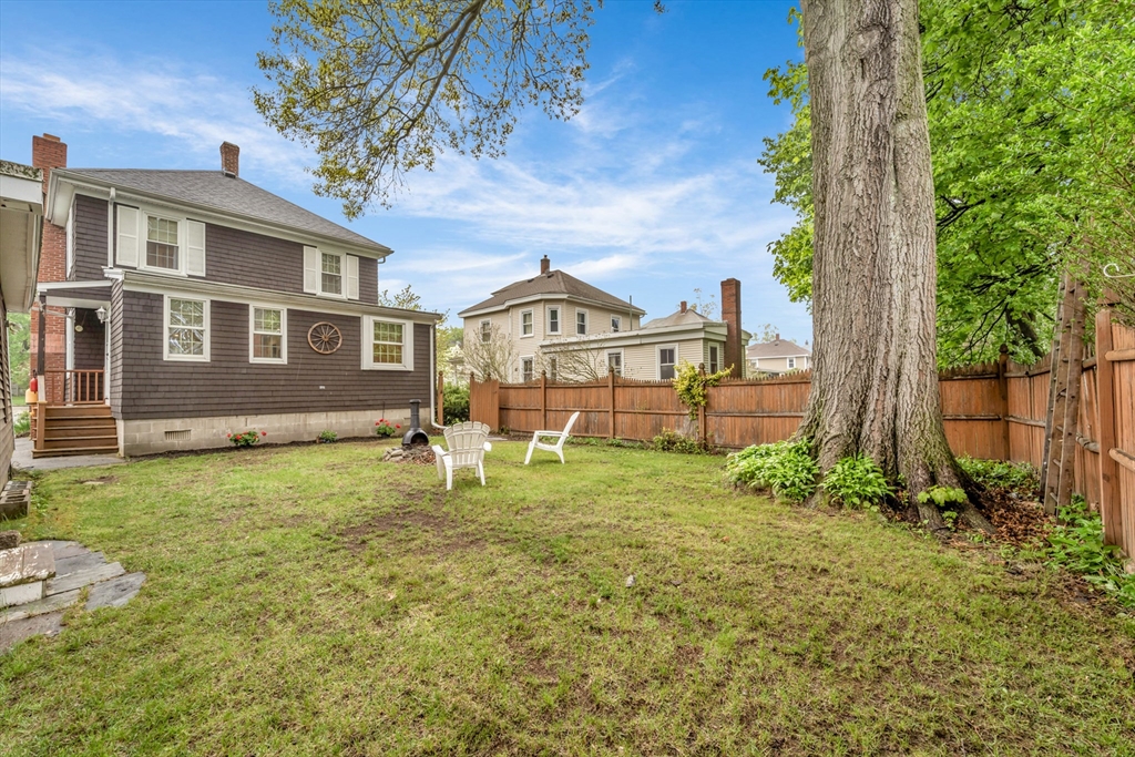 98 Haseltine St
